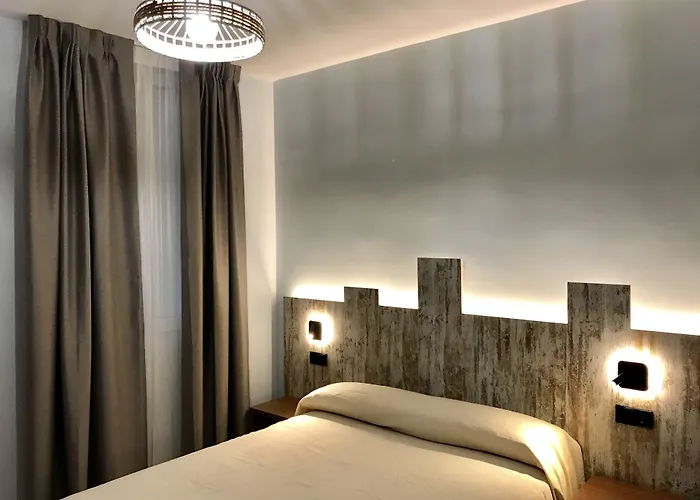 Hostal Anton Martin Madri